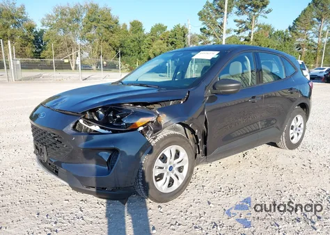 2020 Ford Escape S z USA, uszkodzony, nr VIN 1FMCU0F66LUC17056